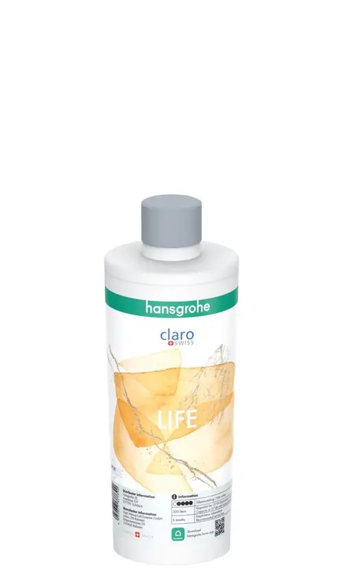Weißer Flaschenbehälter mit grauem Verschluss, beschriftet mit "LIFE" und der Marke Hansgrohe, enthält Informationen zur Mineralisierung und Filterung.